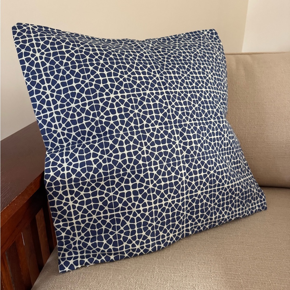 Set of 4 matching 18”x18” Navy and White Geometric Throw Pillow Covers